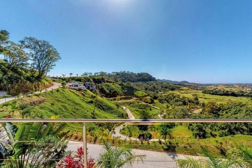 Paradise Villa @coral Views, French Harbour
