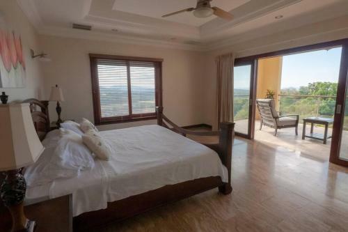 Villa Casa Amarillo Jaco Beach Costa Rica