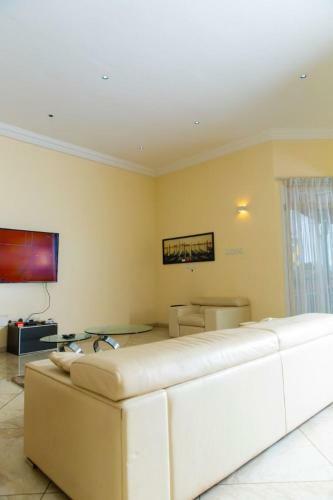 Nice 3 Bedroom Apartment Space Available