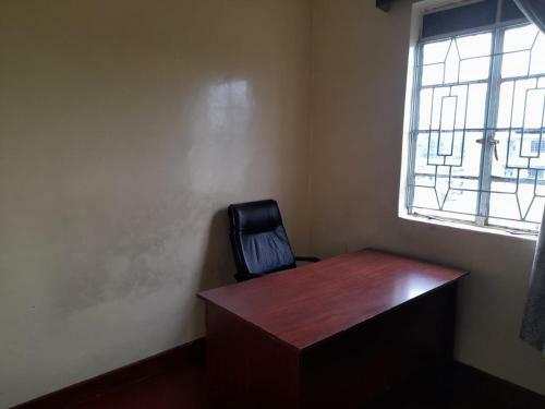 Lovely 3 Bedroom Apartment With Ample Parking!