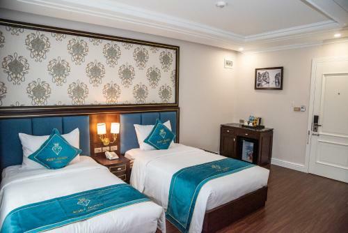 Ruby Queen Hotel
