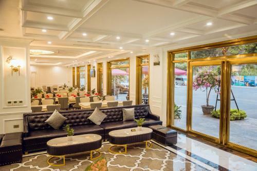 Ruby Queen Hotel