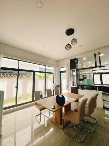 Shore Villa