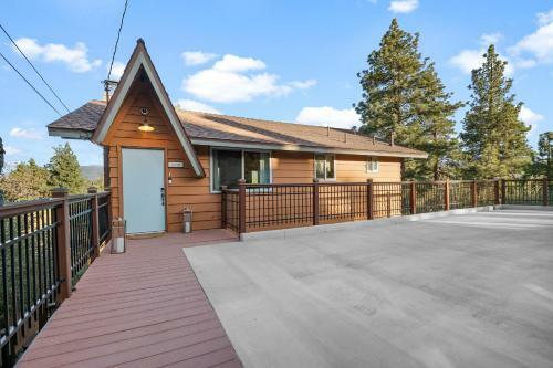 Magnificent Views At Pinecone Perch