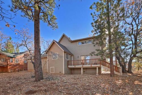Canyon Castle- W/hot Tub! Near Bear Mountain!