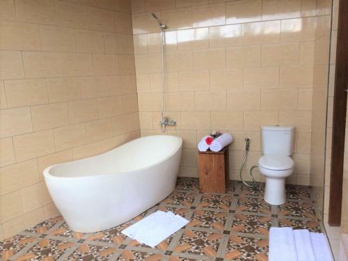 Hostal Room In Villa - Villa - Warung Aromachampuhan