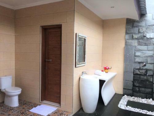 Hostal Room In Villa - Villa - Warung Aromachampuhan