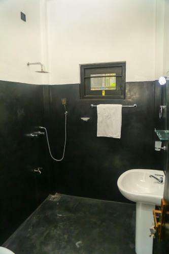 Hostal Black And White Unakuruwa