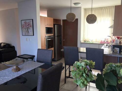 Hermosa Casa En Fracc Privado Con Alberca Id Rv-