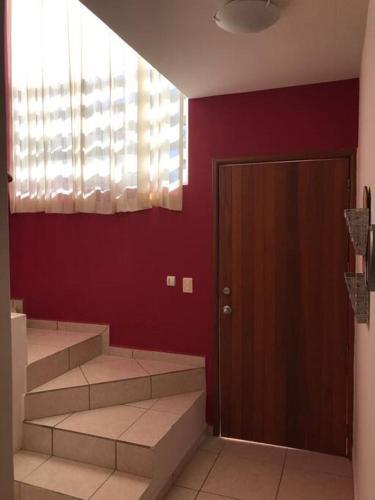 Hermosa Casa En Fracc Privado Con Alberca Id Rv-