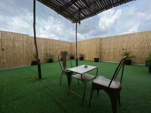 Luxurious 1bhk Apartment With Terrace Garden
