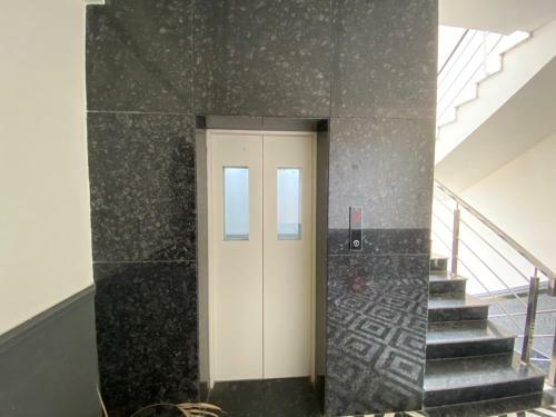 Luxurious 1bhk Apartment With Terrace Garden