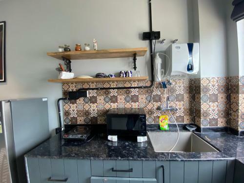 Luxurious 1bhk Apartment With Terrace Garden