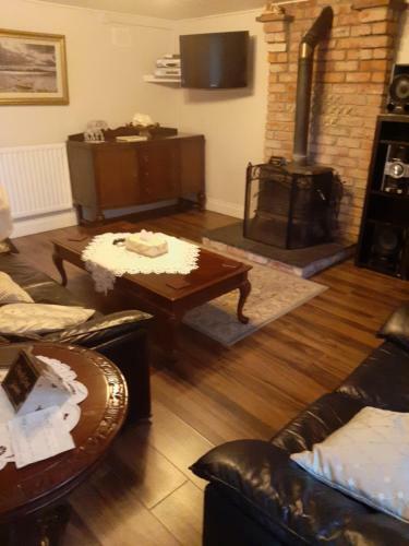 Riverside Lodge B&B