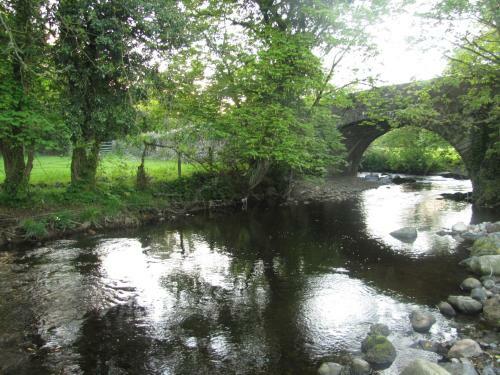 Riverside Lodge B&B