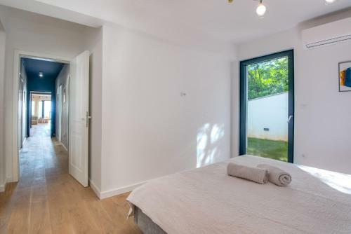 Luxury 2-bedroom Apartment With Panomaric Sea View