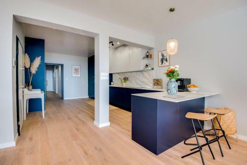 Luxury 2-bedroom Apartment With Panomaric Sea View