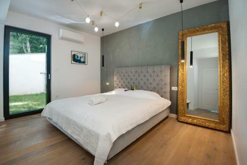 Luxury 2-bedroom Apartment With Panomaric Sea View