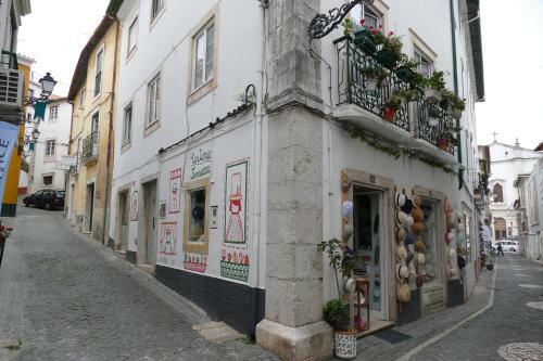 Bed & Breakfast Guest House E�a - Centro Hist�rico Leiria
