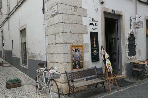 Bed & Breakfast Guest House E�a - Centro Hist�rico Leiria