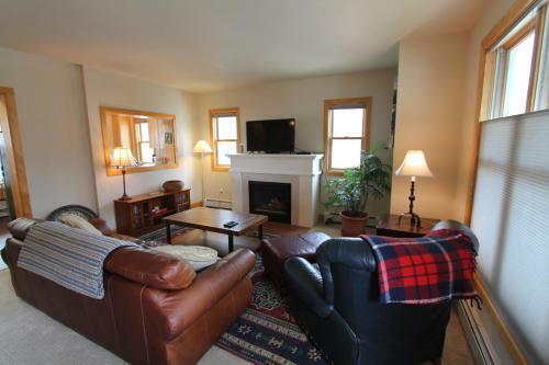 Pitchfork Place Cute Comfortable 2 Br Townhome Garage And Right Next To Shuttle Stop