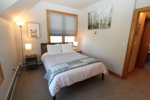 Pitchfork Place Cute Comfortable 2 Br Townhome Garage And Right Next To Shuttle Stop