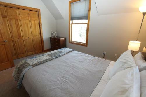 Pitchfork Place Cute Comfortable 2 Br Townhome Garage And Right Next To Shuttle Stop
