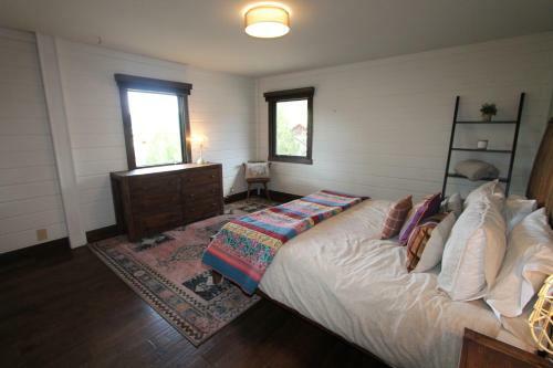 Whetstone Wonder Amazing Views Large Deck Hot Tub Pet Friendly Shuttle