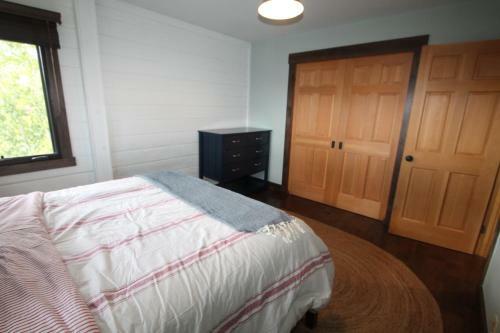Whetstone Wonder Amazing Views Large Deck Hot Tub Pet Friendly Shuttle