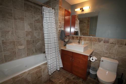 Whetstone Wonder Amazing Views Large Deck Hot Tub Pet Friendly Shuttle