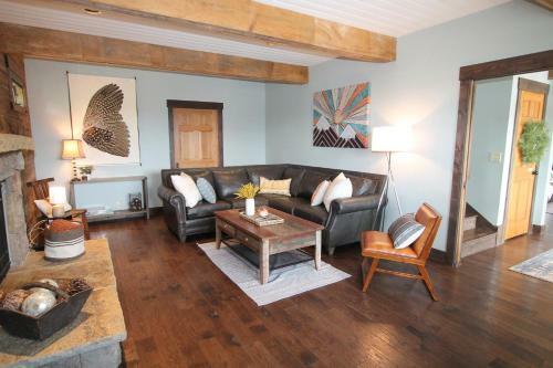 Whetstone Wonder Amazing Views Large Deck Hot Tub Pet Friendly Shuttle