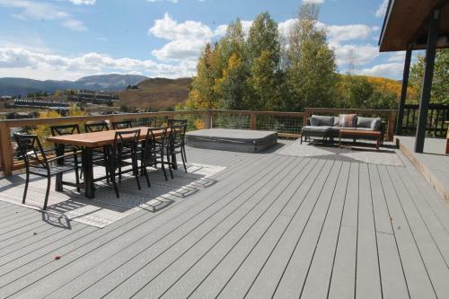 Whetstone Wonder Amazing Views Large Deck Hot Tub Pet Friendly Shuttle