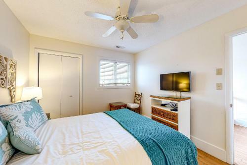 Kings Grant --- 40084 Grant Drive, Unit 72