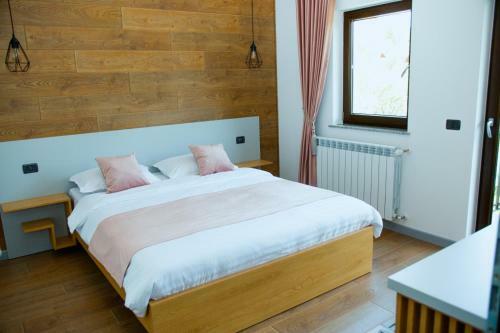 Hostal Lini?tea Codrului
