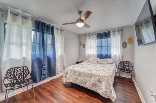 Royal Getaway 5 Bedroom Home W/pool & Game Room