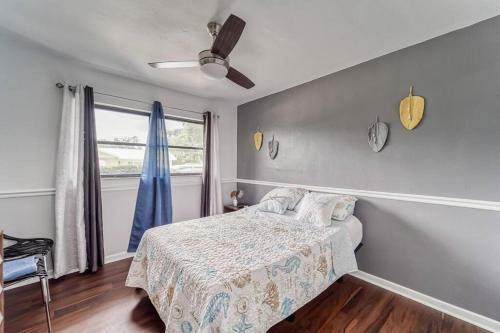 Royal Getaway 5 Bedroom Home W/pool & Game Room