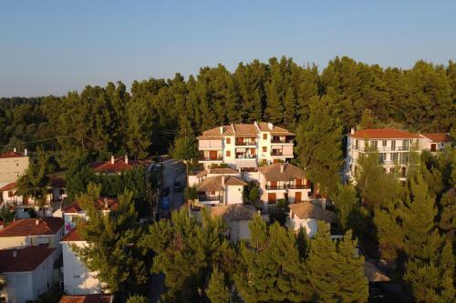 Sea Side Pine Maisonette, Siviri