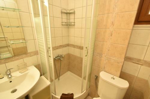 Sea Side Pine Maisonette, Siviri