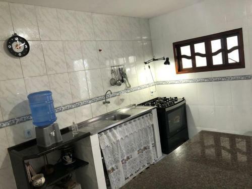 Apenas 100 Metros Da Praia, Casa Espa�osa E Calma