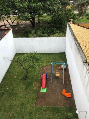 Apenas 100 Metros Da Praia, Casa Espa�osa E Calma