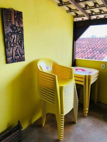 Apenas 100 Metros Da Praia, Casa Espa�osa E Calma
