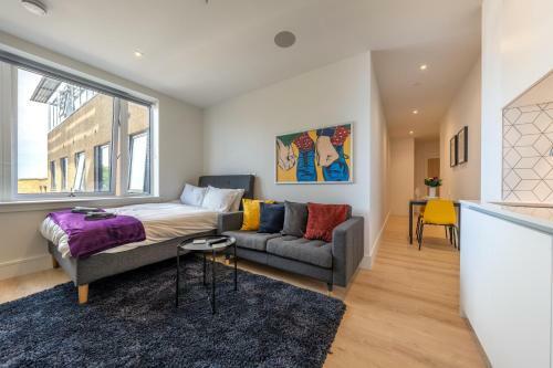 Luxury Apartments - Heathrow Airport - Free Parking