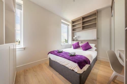 Luxury Apartments - Heathrow Airport - Free Parking
