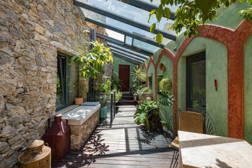 Stylish Guesthouse With Pool In Natural Park