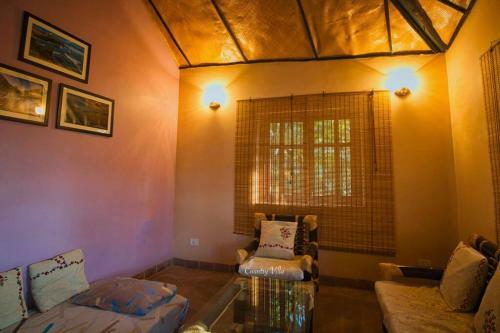 Country Villa With Modern Amenities, Santiniketan