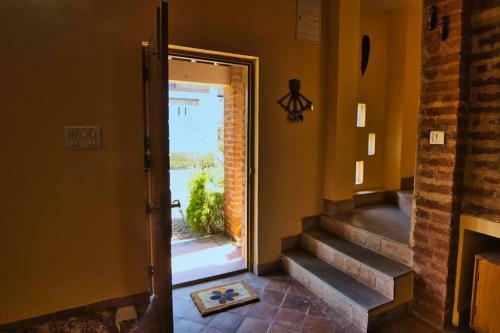 Country Villa With Modern Amenities, Santiniketan