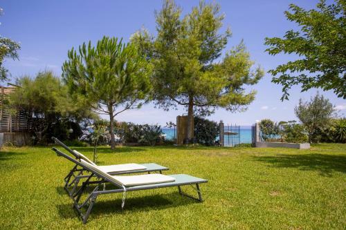 Villa Aurora ? Beachfront, 2mins To Mamalouka And Blue Carpet