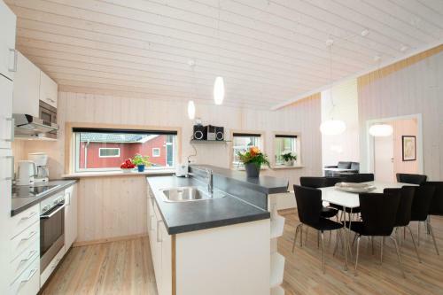 Resort 1 Surfer's Residence E 159