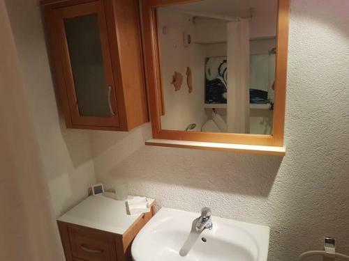 Gro�es Zimmer In Souterrain