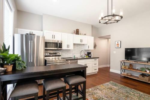 Covington Getaway - Comfortable 1-br Apartment